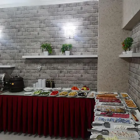 Seven Park Hotel *